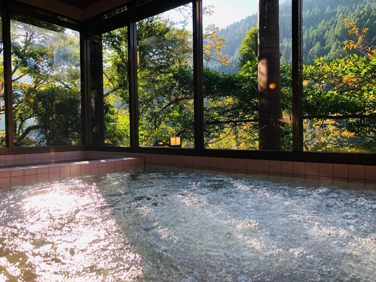 Kazuraya Hotel Miyoshi  Exterior photo