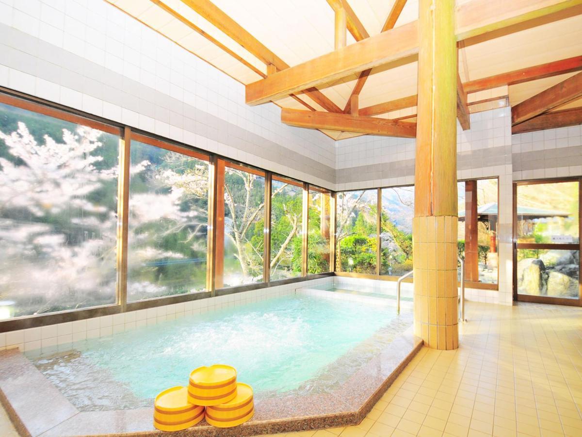 Kazuraya Hotel Miyoshi  Exterior photo